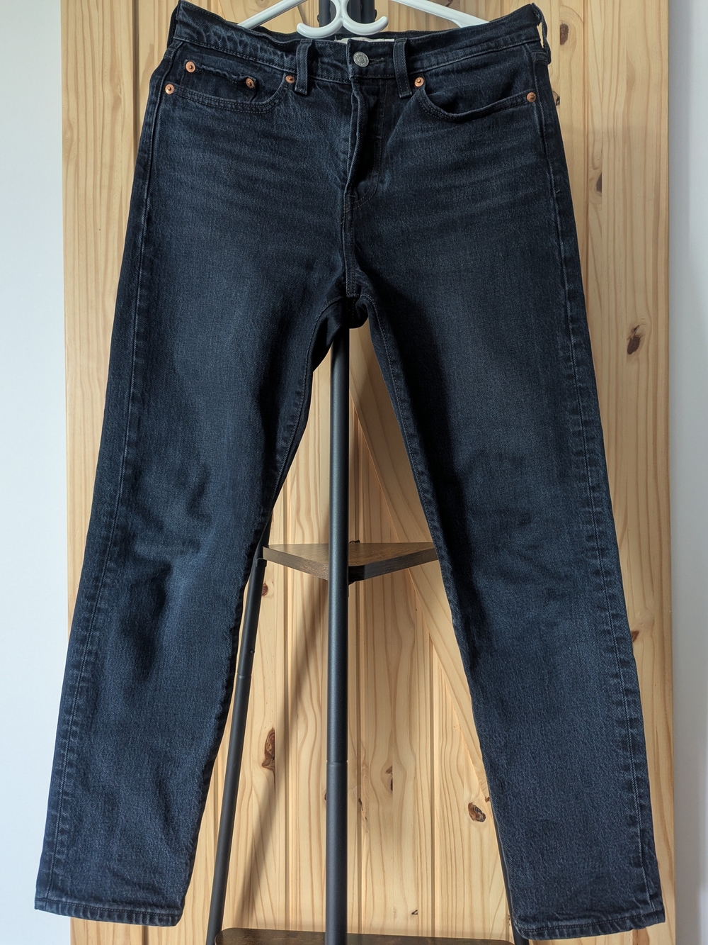 Levi's Dark Wash Jeans - Classic Straight Fit